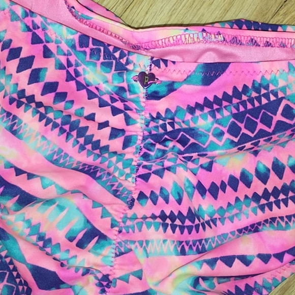 Victoria secret pink tribal printed bikini - Picture 10 of 11